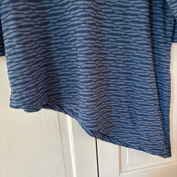 Chico’s Size 3 Spring Waves Textured Asymmetrical Hem Blue Tunic‎ Chicos Size XL - Picture 11 of 11